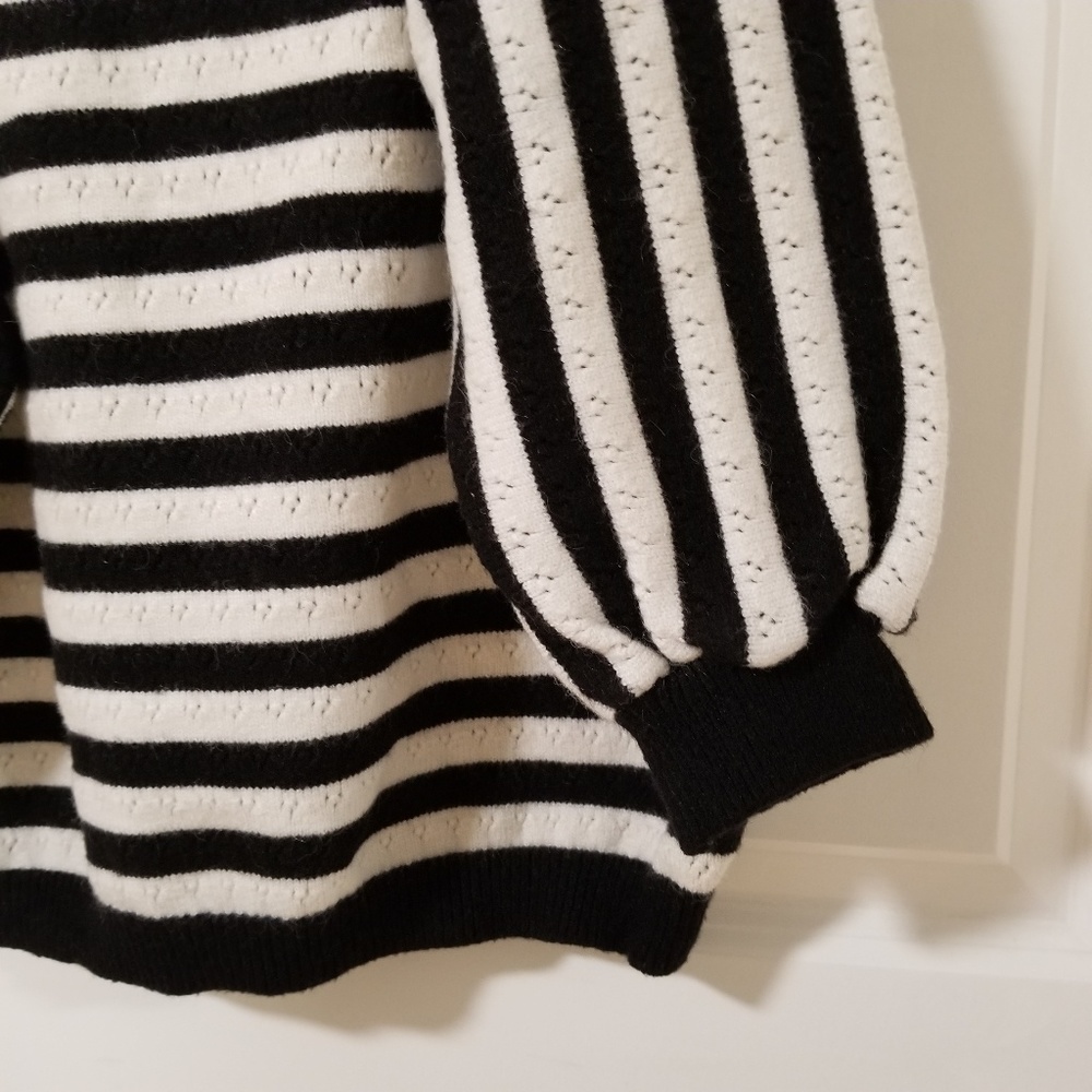 Sweater - Picture 4 of 5